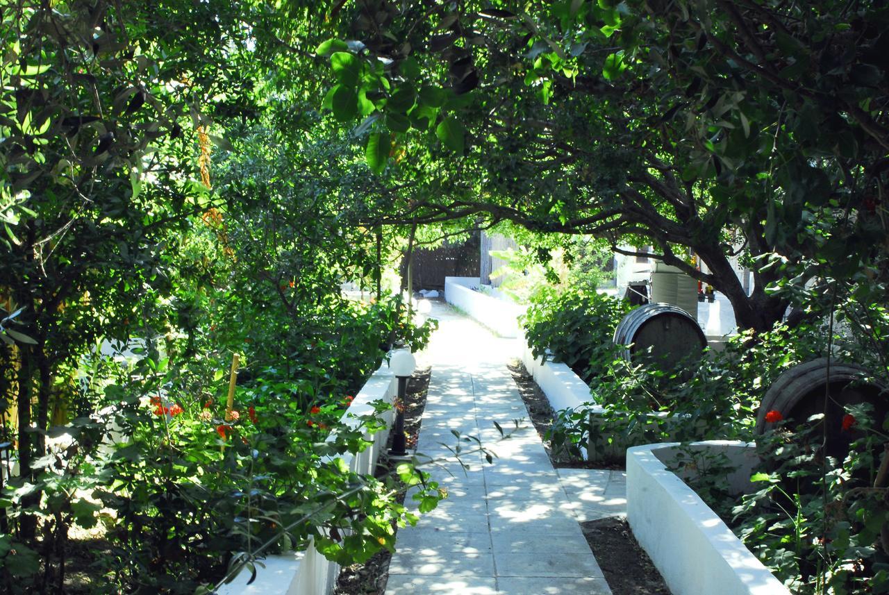 Апартаменти Milos Garden Адамас Екстер'єр фото